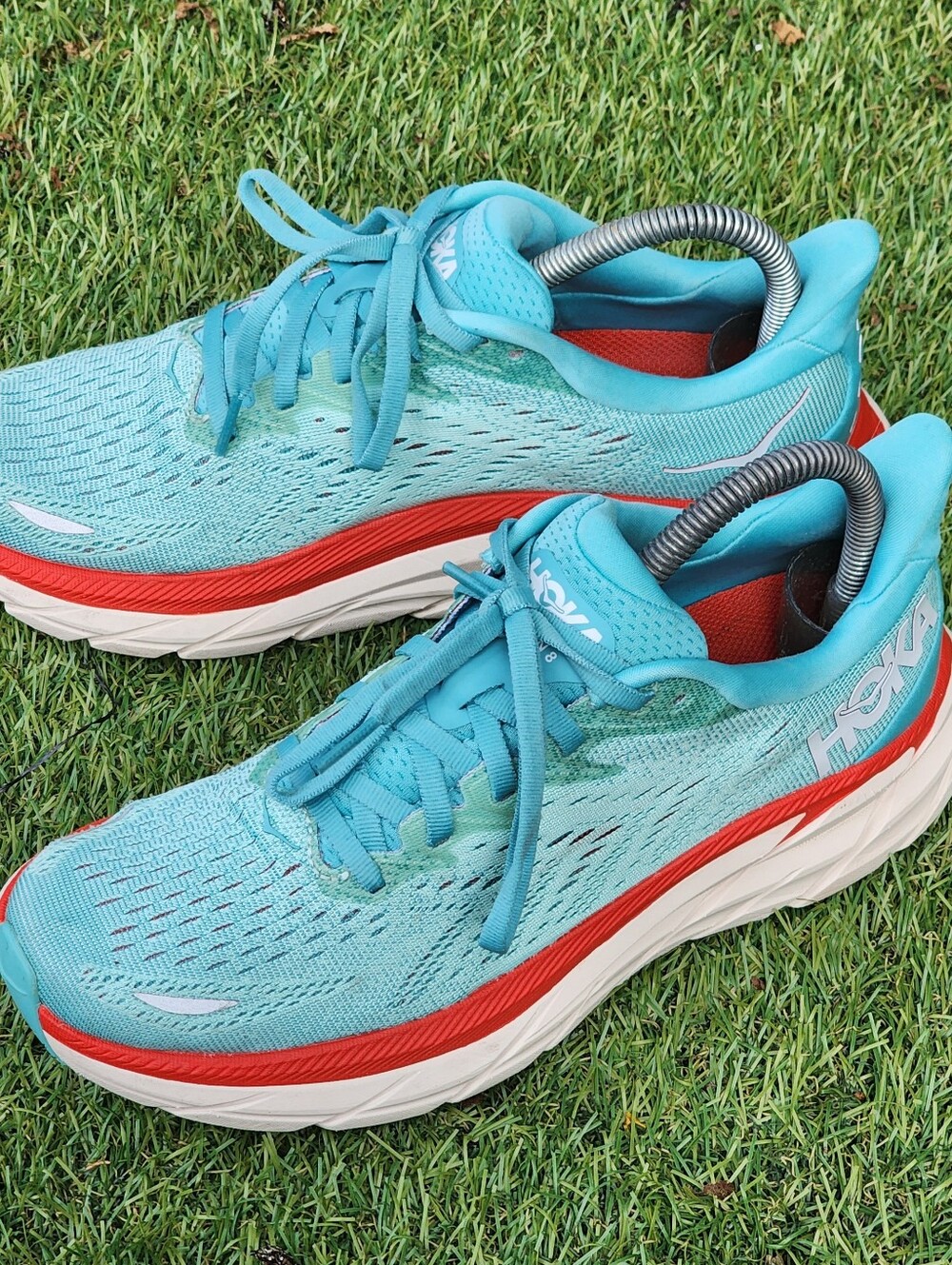 HOKA CLIFTON 8 - Womens Sneakers - SIZE 7B